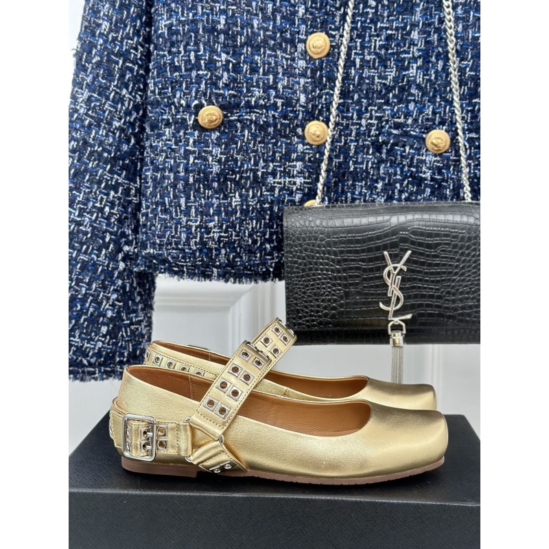 Other flat shoes